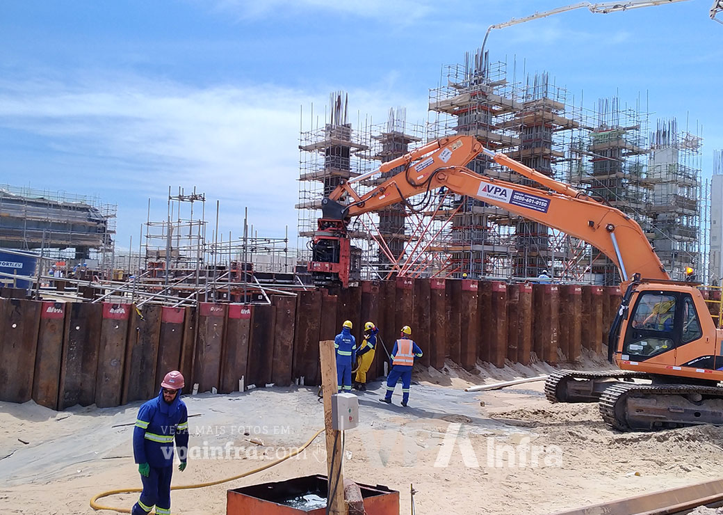 Cravação de Estacas Prancha com Jateamento de água